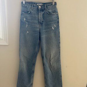 ZARA: Mom Jeans